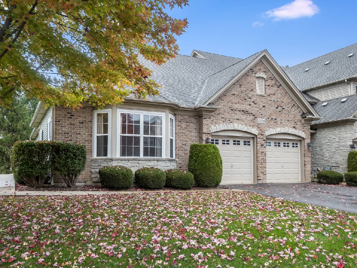 Townhomes Sold Deerbrook Place Aurora Illinois, 1816 Turtle Creek