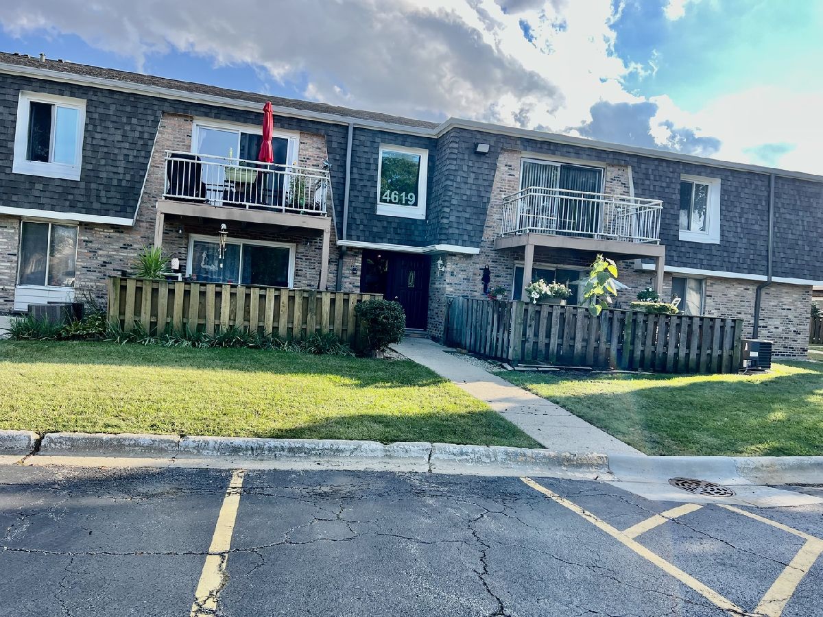 Condominiums Rented Kings Walk Rolling Meadows Illinois, 4619 Kings Walk