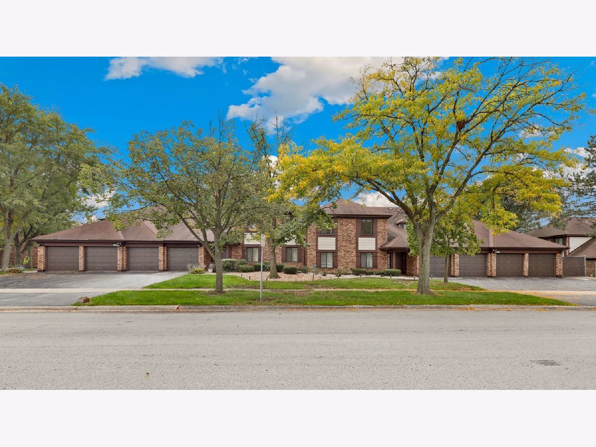 Condominiums & Homes Sold Pinewood Homewood Illinois, 3327 184th