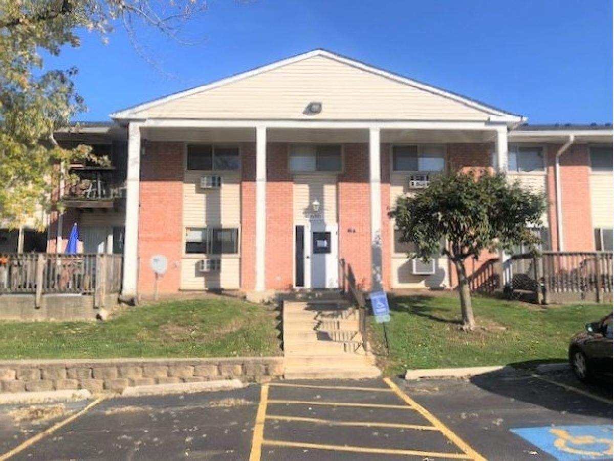 Condominiums Rented Emerald Hills Glendale Heights Illinois, 680 Marilyn