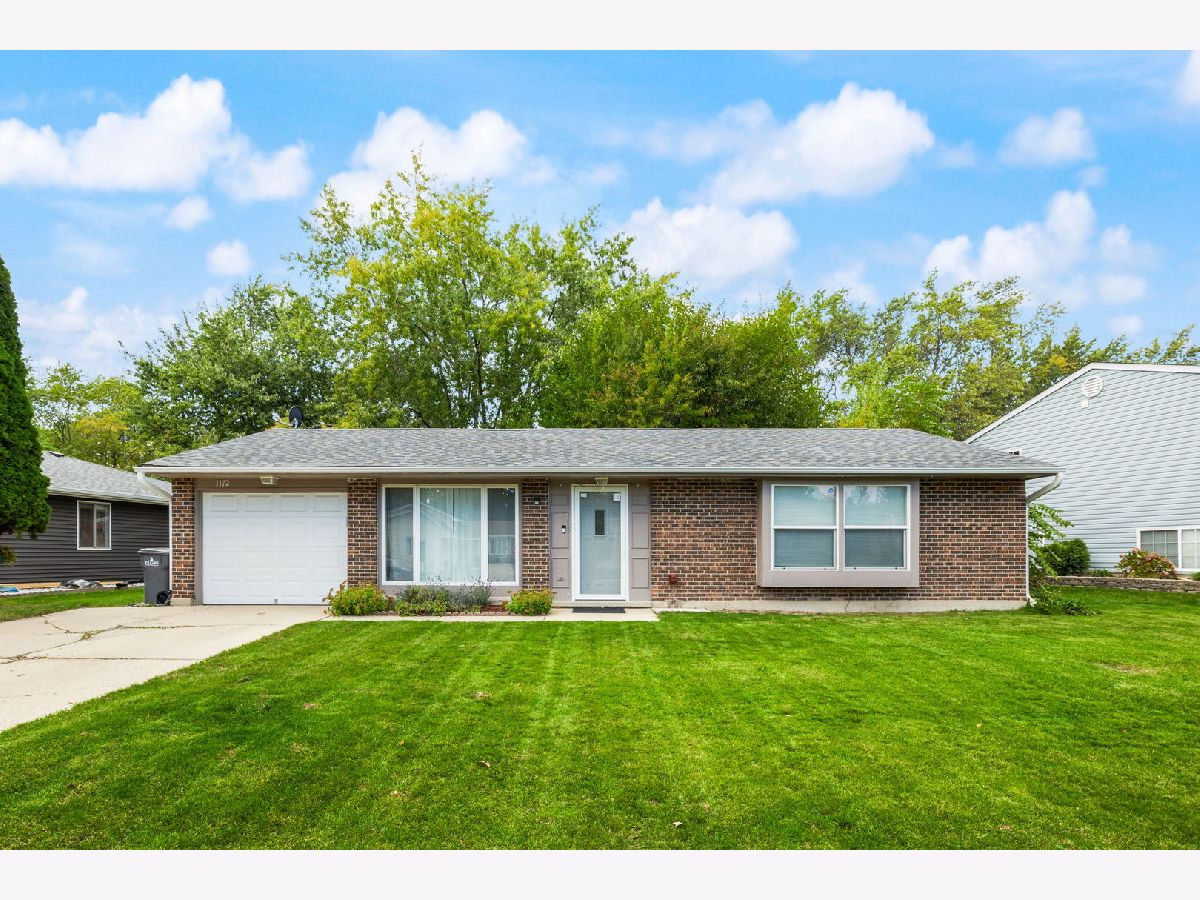 Homes & Condos & Townhomes Rented Parkwood Elgin Illinois, 1172 Hunter
