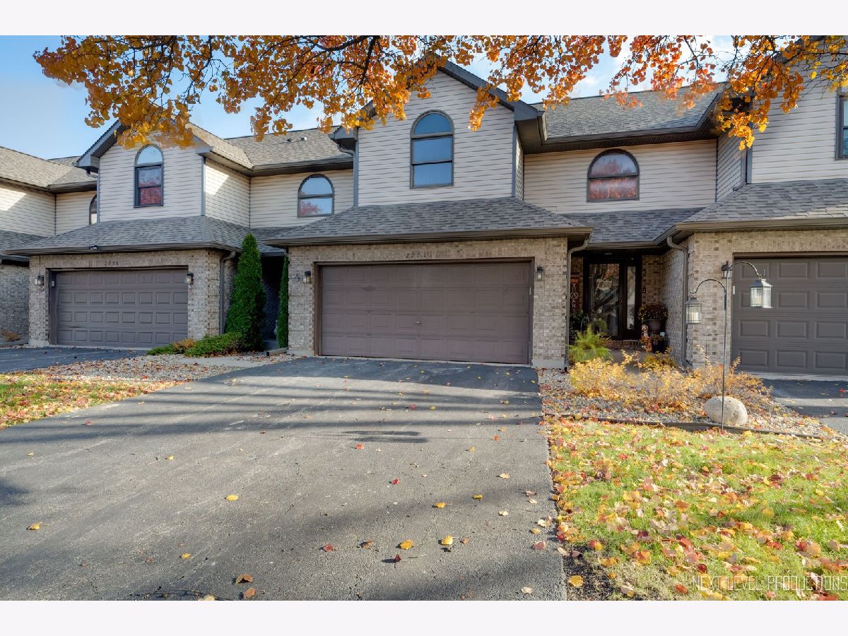 Townhomes Sold Crestbrooke Crest Hill Illinois, 2204 Daffodil