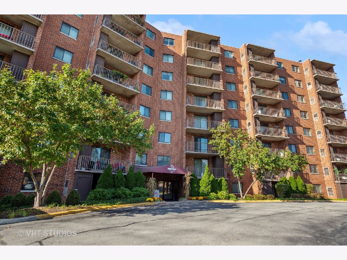 Condominiums Sold One Bloomingdale Place Bloomingdale Illinois, 1 Bloomingdale