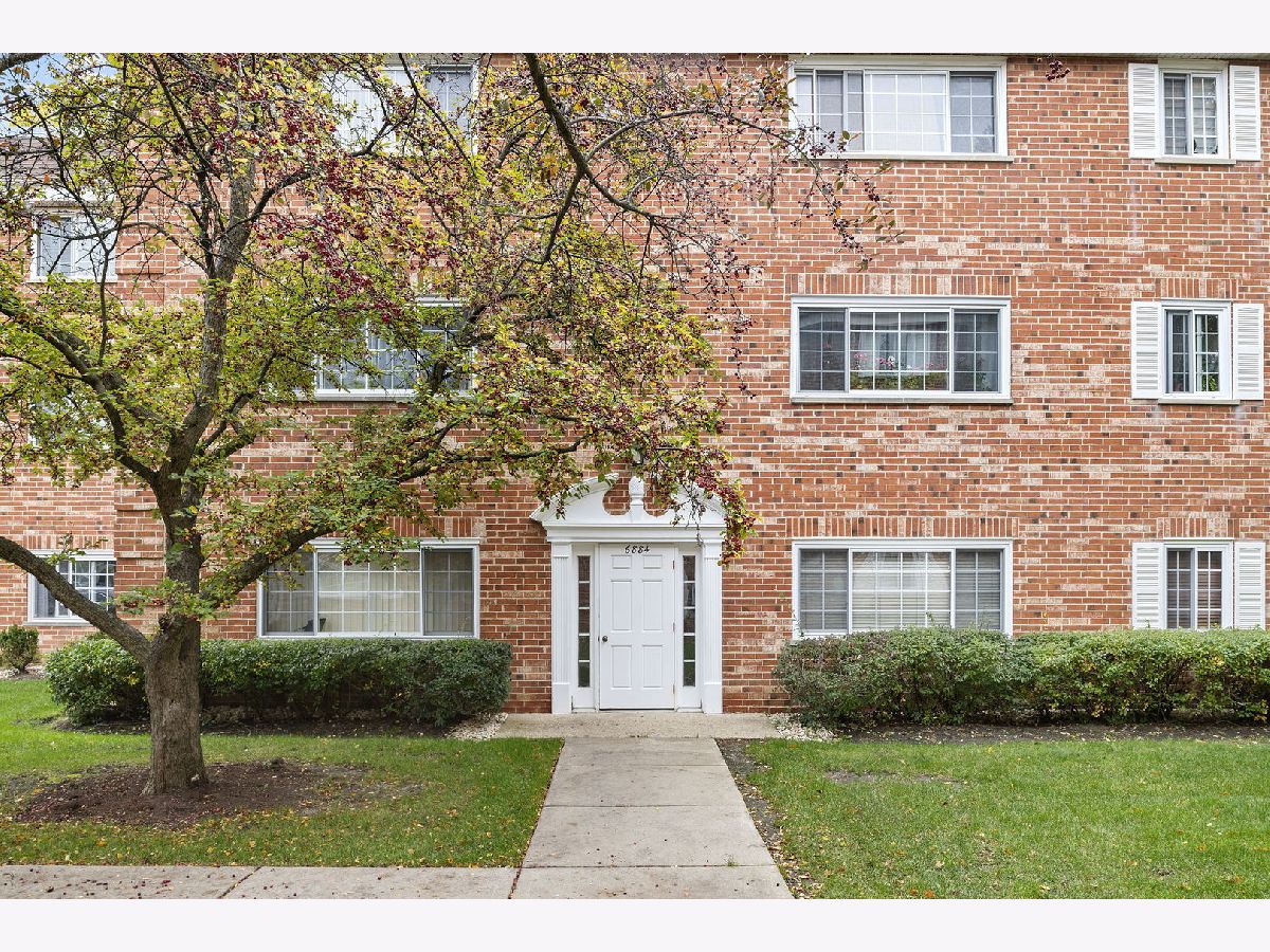 Condos & Townhomes Sold Burning Bush Niles Illinois, 6884 Touhy