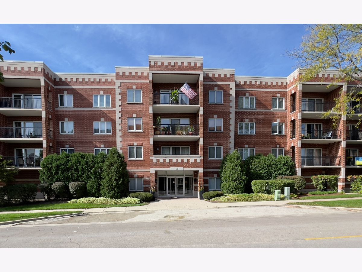 Condominiums Sold Waterford Place Wheaton Illinois, 100 Gary