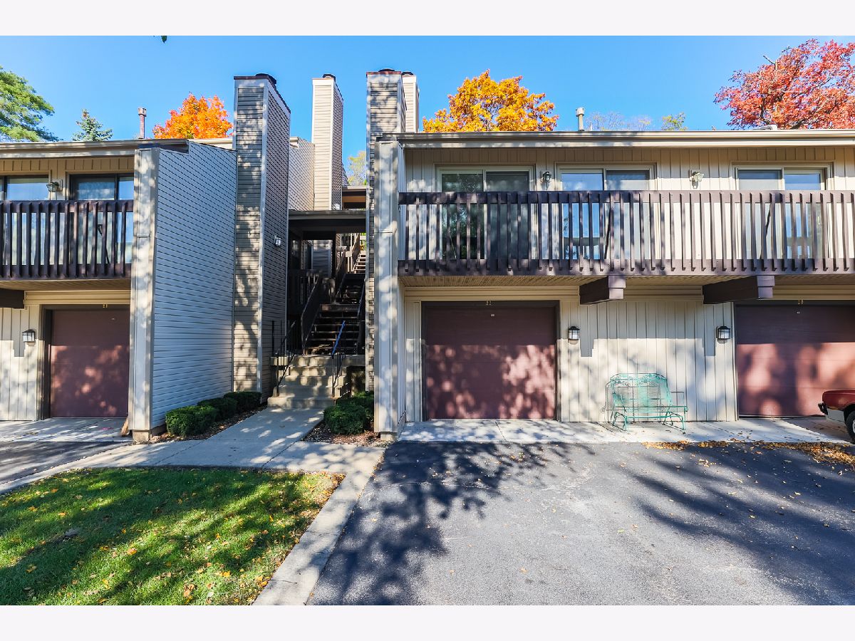 Townhomes & Condos Sold Woodhills Bay Colony Fox Lake Illinois, 22 Mineola