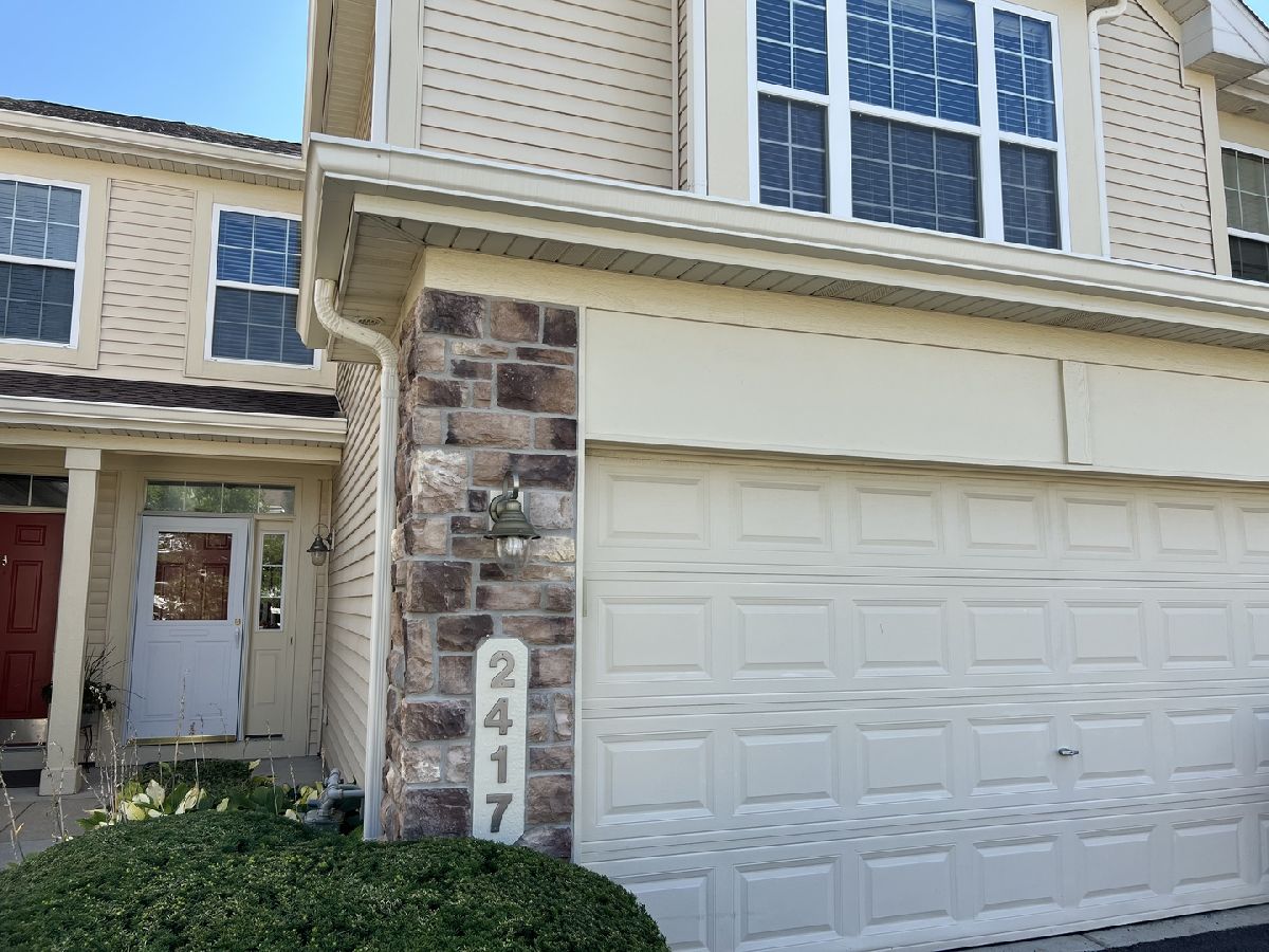 Townhomes & Homes Rented Georgetown Commons Aurora Illinois, 2417 Georgetown