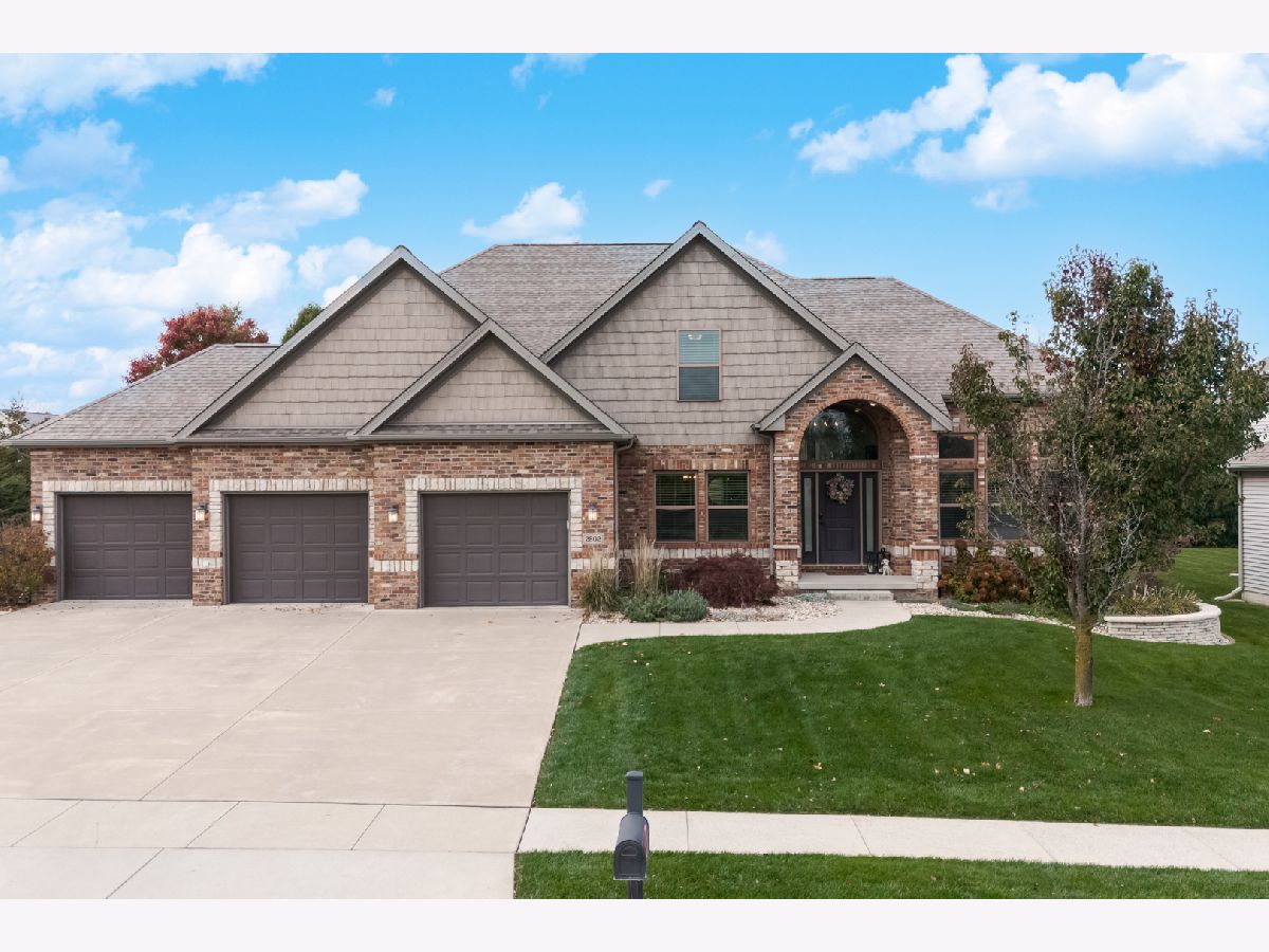 Homes & Condos & Townhomes Sold Royal Links Bloomington Illinois, 2802 Mowrey