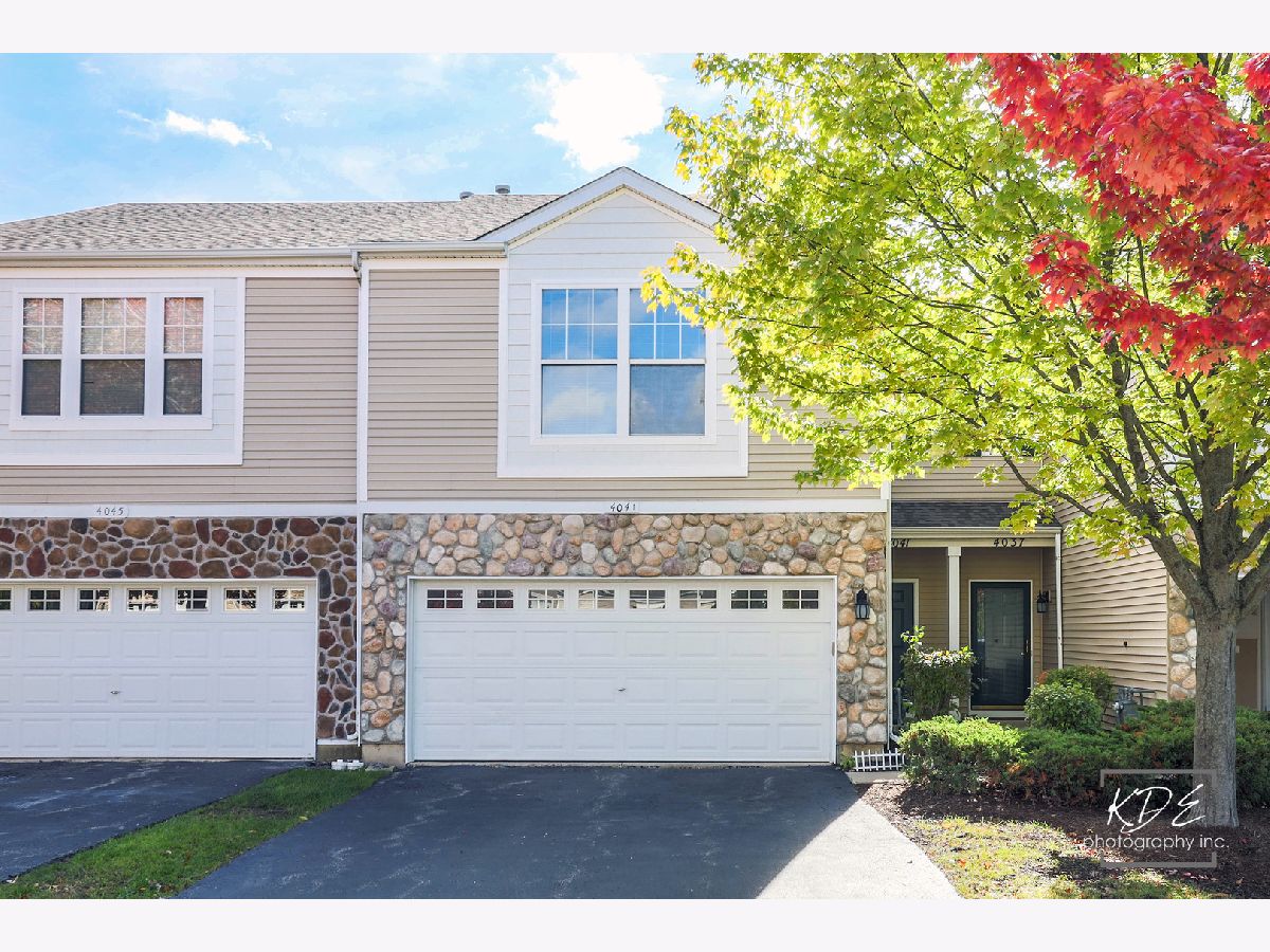 Townhomes & Condos Sold Blackstone Aurora Illinois, 4041 Boulder