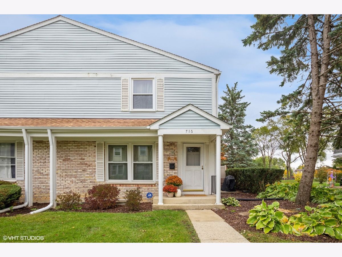 Townhomes Sold Castle Rock Schaumburg Illinois, 716 Huntly