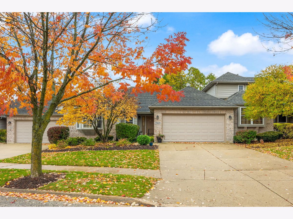Townhomes Sold Lora Lei Acres Aurora Illinois, 1909 Margaret