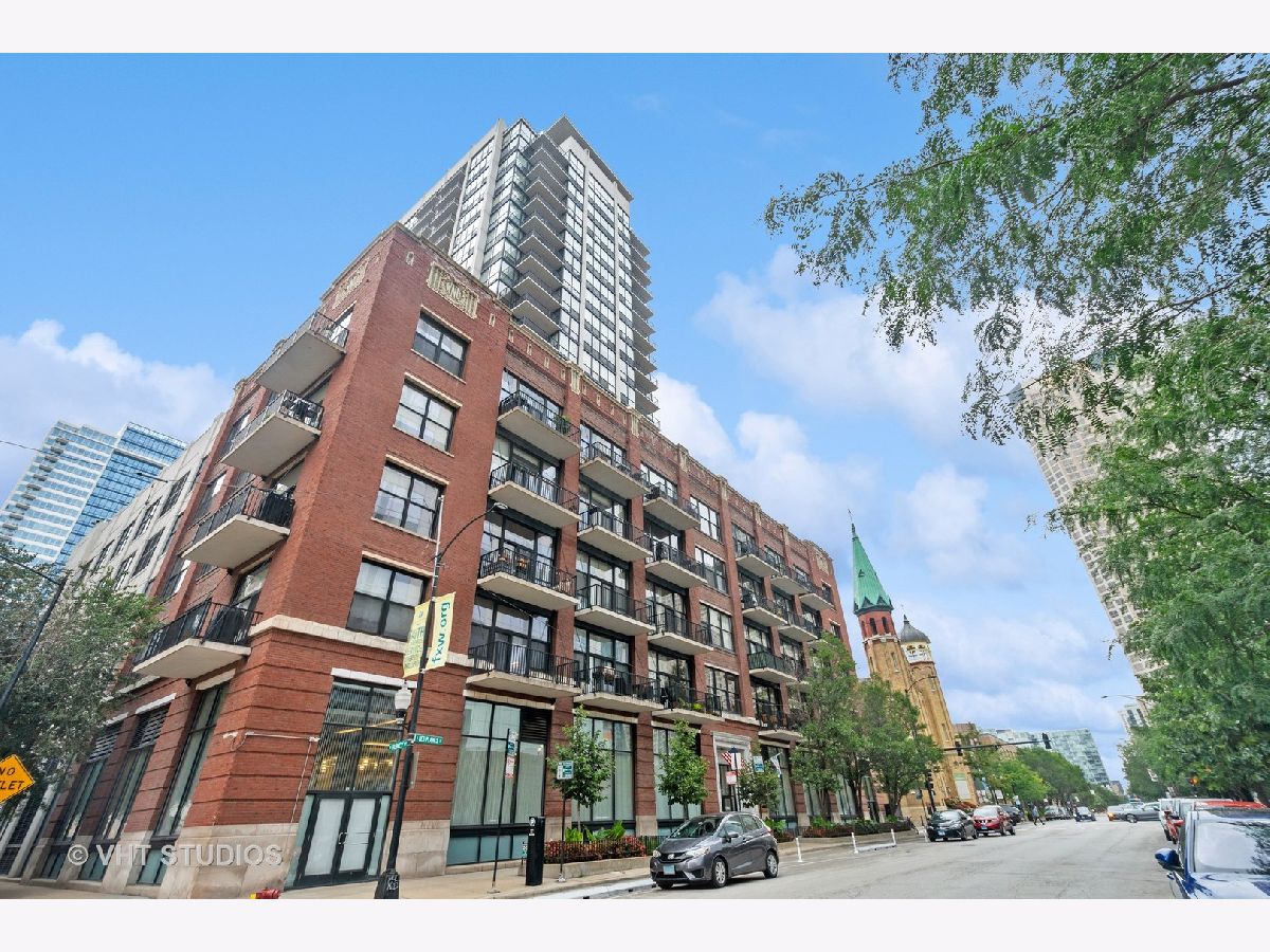 Condominiums Sold The Edge Chicago Illinois, 210 Des Plaines