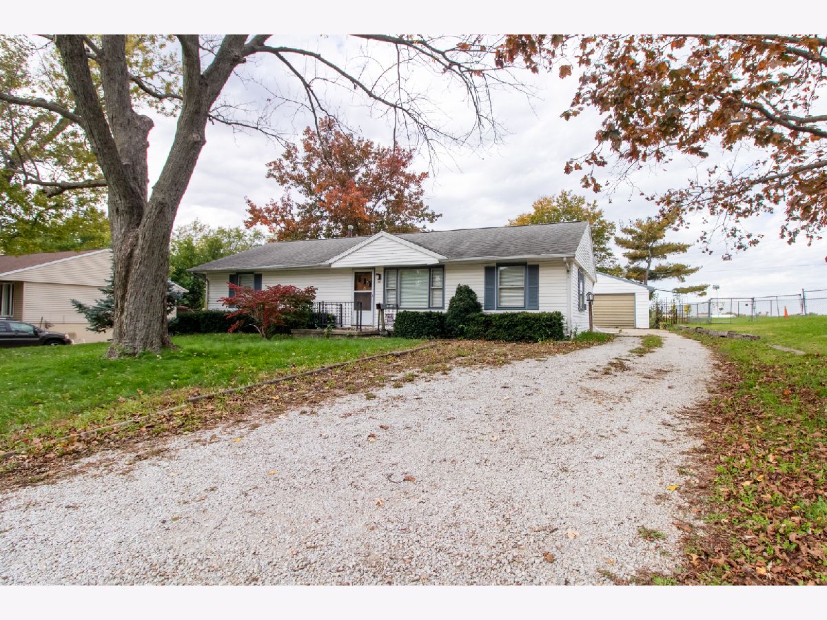 Homes & Condos & Townhomes Sold Colonial Meadows Bloomington Illinois, 411 Priscilla