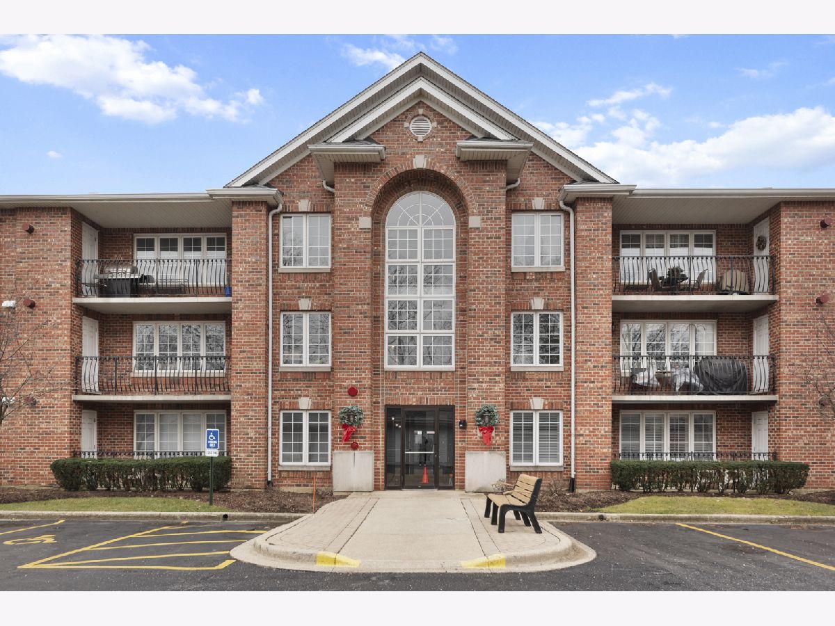 Condominiums & Homes Sold Wexford Condominiums Westmont Illinois, 5649 Cass