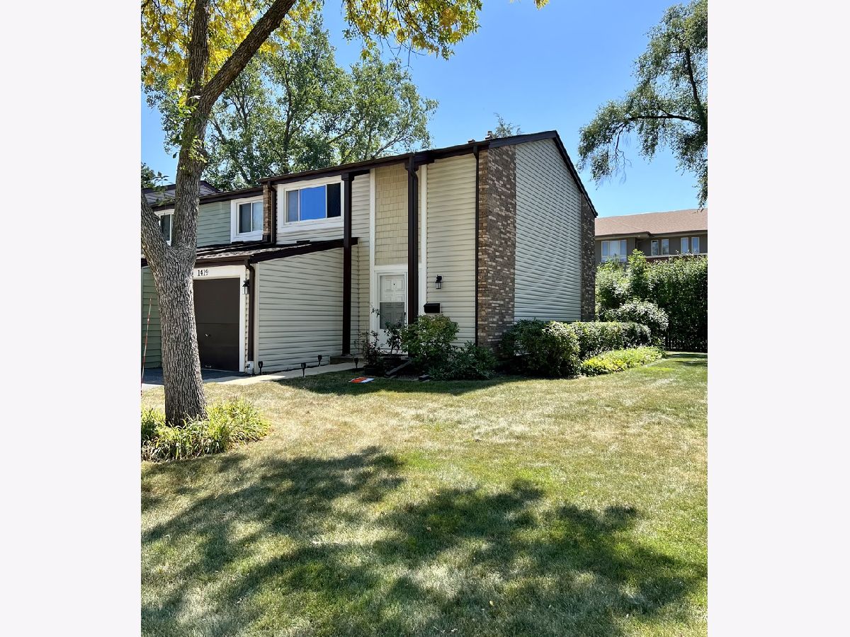 Townhomes Sold Lakeside Villas Wheeling Illinois, 1419 Bayside