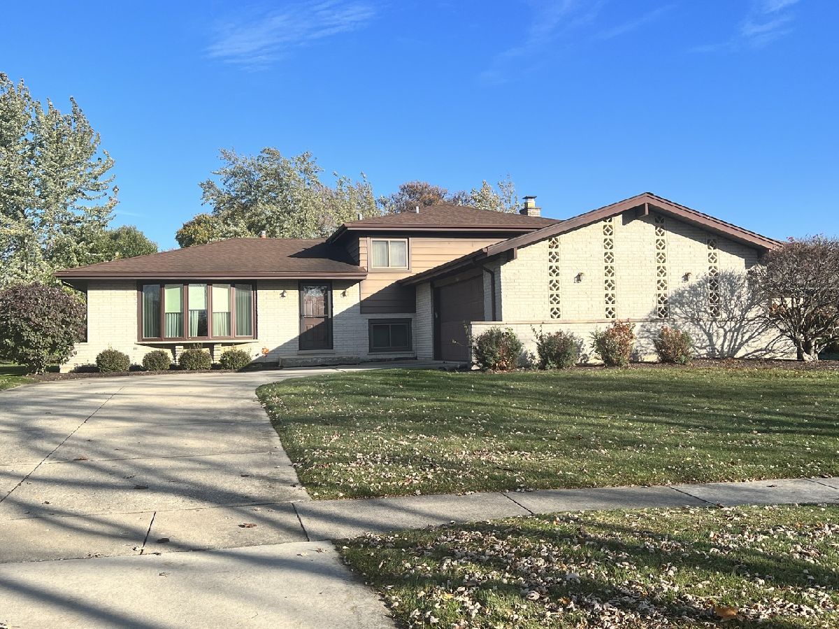 Homes Sold Farmingdale Terrace Willowbrook Illinois, 7631 Appletree