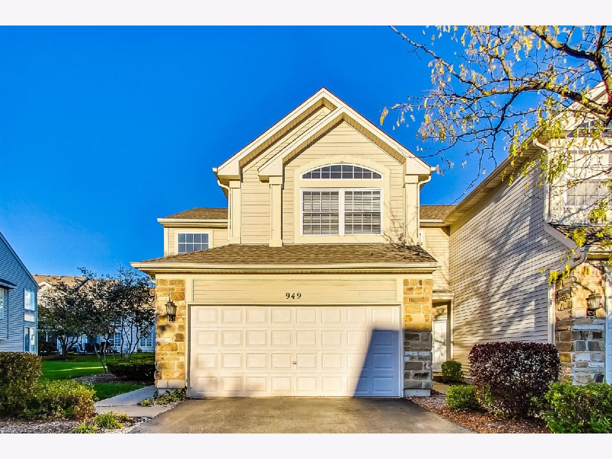 Townhomes Sold Windstone Crossing Lake In The Hills Illinois, 949 Viewpoint