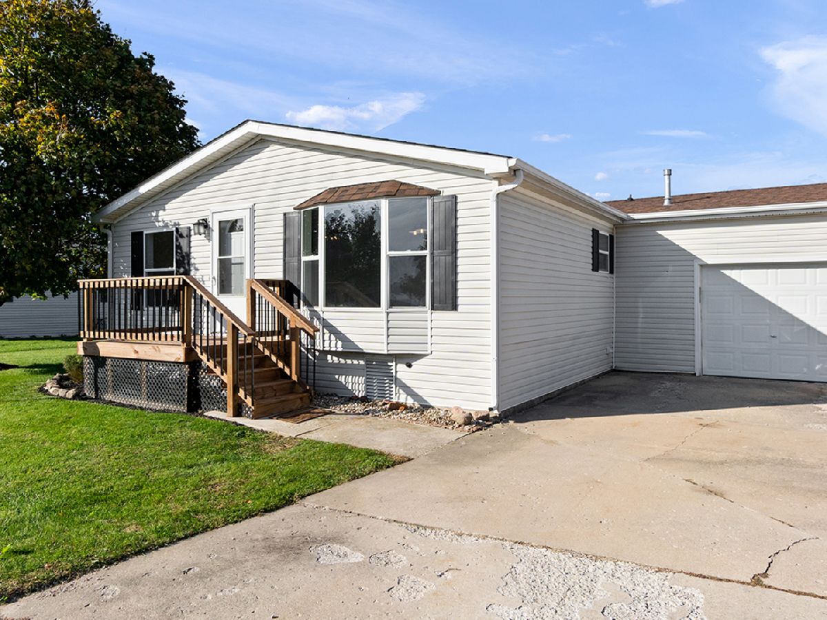Subdivision Sold Wildwood South Sandwich Illinois, 638 Bluebird