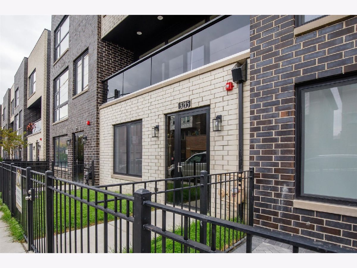 Townhomes & Condos & Homes Sold Armour Square Chicago Illinois, 3219 Stewart