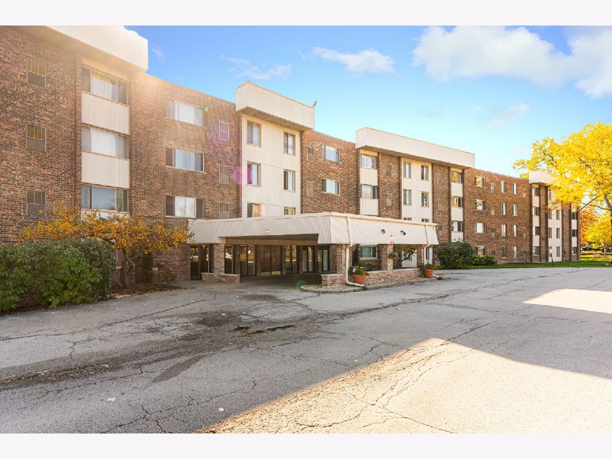 Condominiums Sold York Meadows Elmhurst Illinois, 841 York