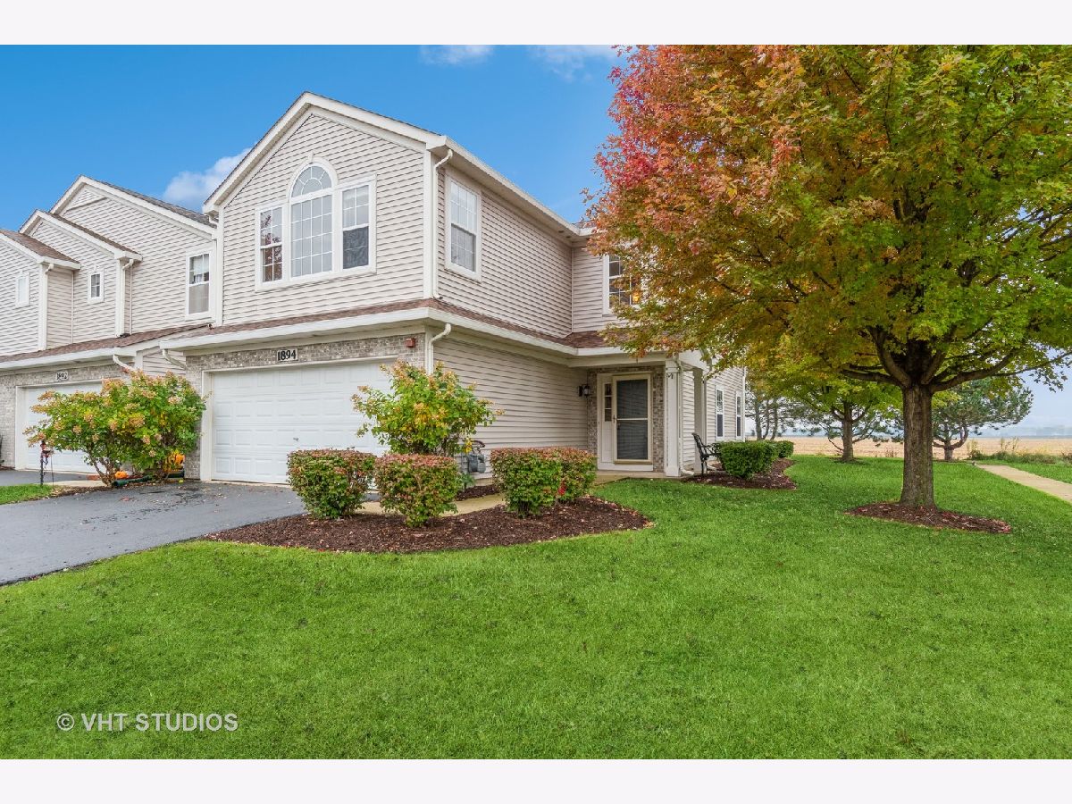 Townhomes Sold Silver Springs Montgomery Illinois, 1894 Candlelight