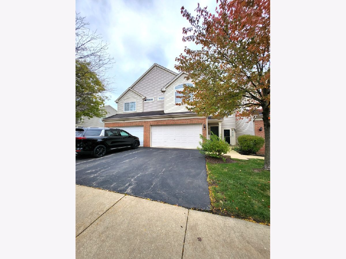 Townhomes & Condos Rented Maple Hollow Lombard Illinois, 953 Tanager