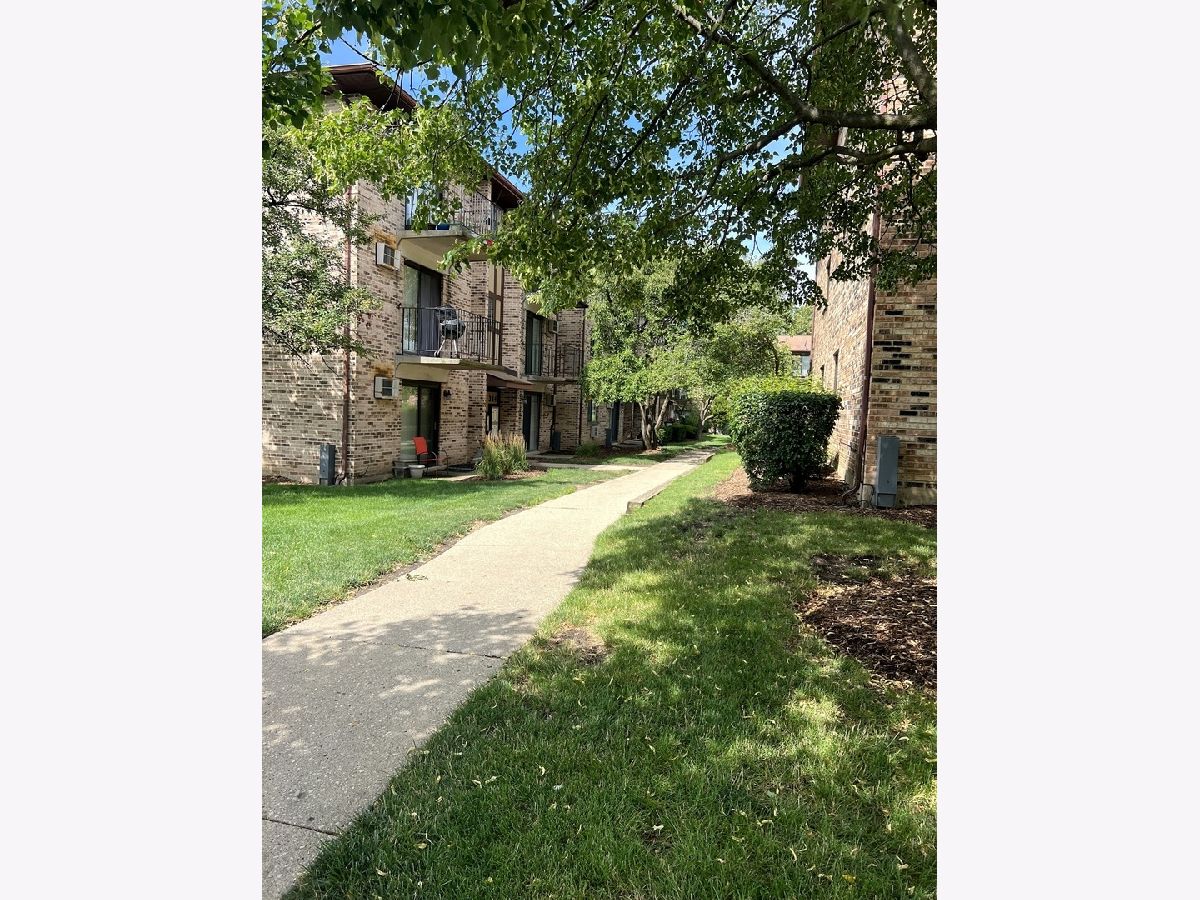 Condominiums Sold Klein Creek Carol Stream Illinois, 342 Klein Creek