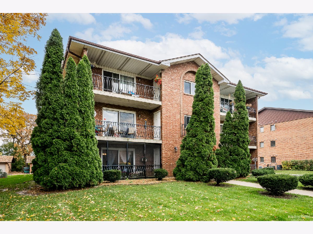 Condos & Townhomes Sold Treetop Orland Park Illinois, 9847 Treetop