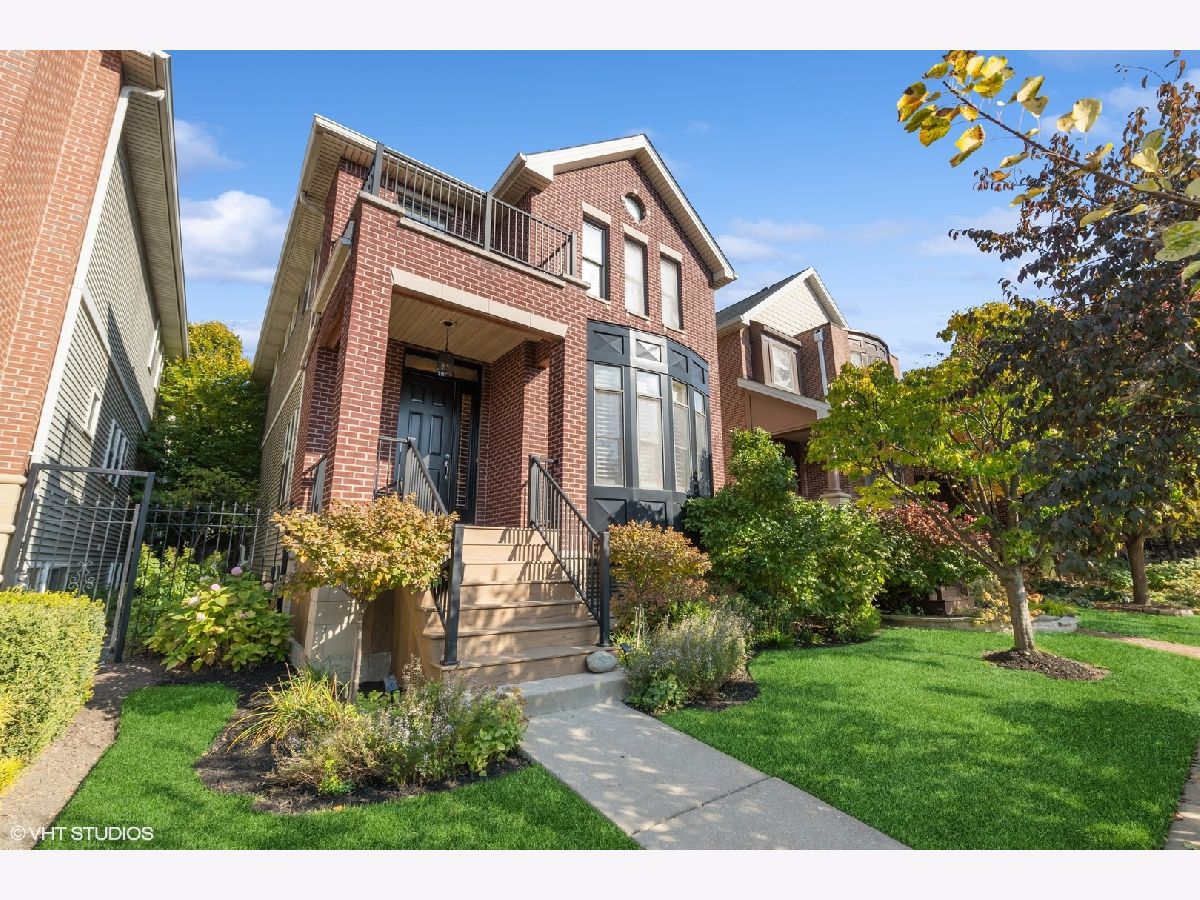 Homes & Condos & Townhomes Sold Bradley Place Chicago Illinois, 2450 Waveland