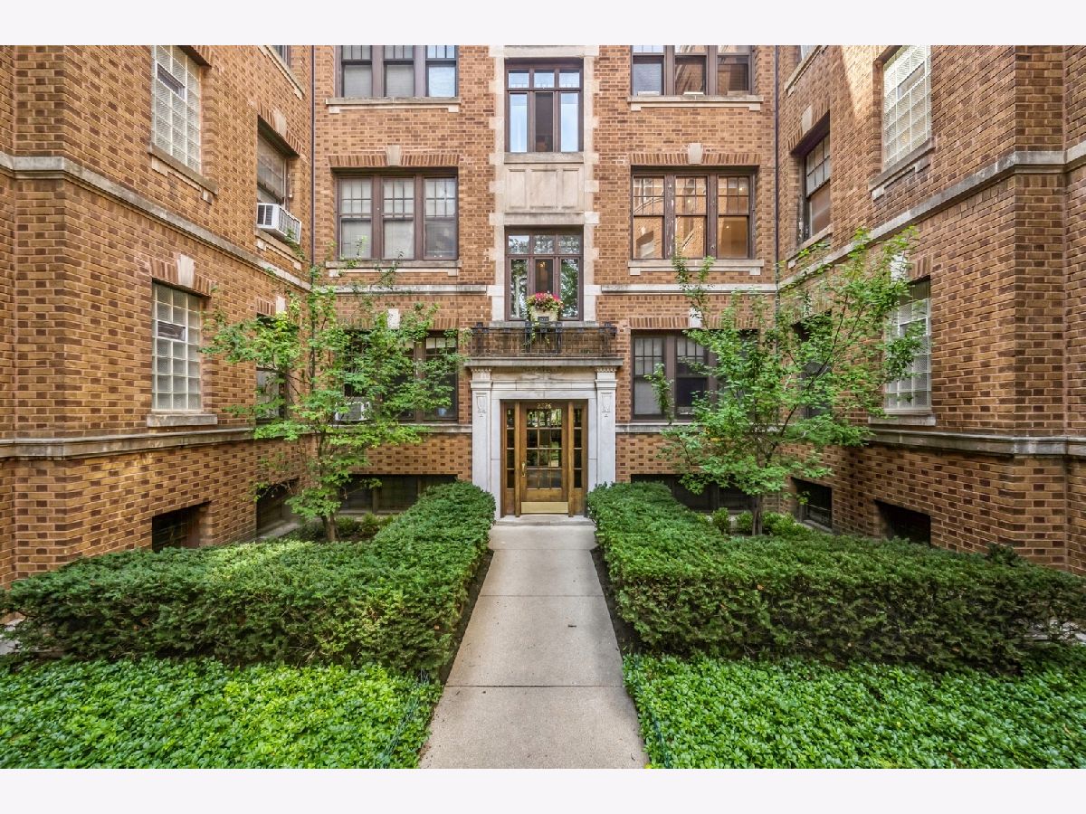 Condominiums Rented Brighton Of Lincoln Park Chicago Illinois, 2322 Lincoln Park W