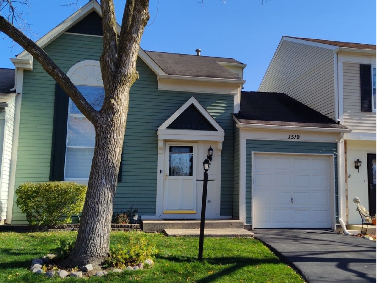 Townhomes Rented Cherrybrook Village Palatine Illinois, 1519 Gatewood