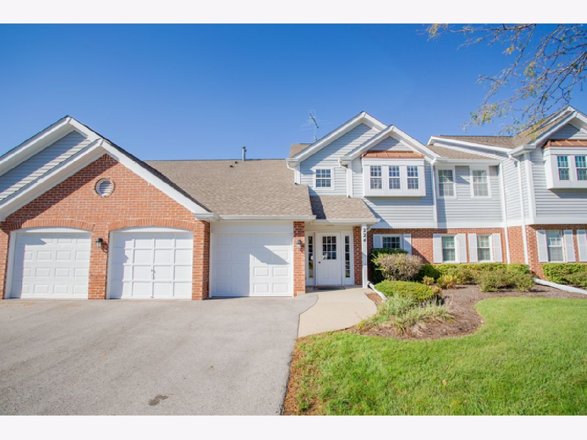 Condos & Townhomes Rented Heatherwood Estates Schaumburg Illinois, 224 Westminster