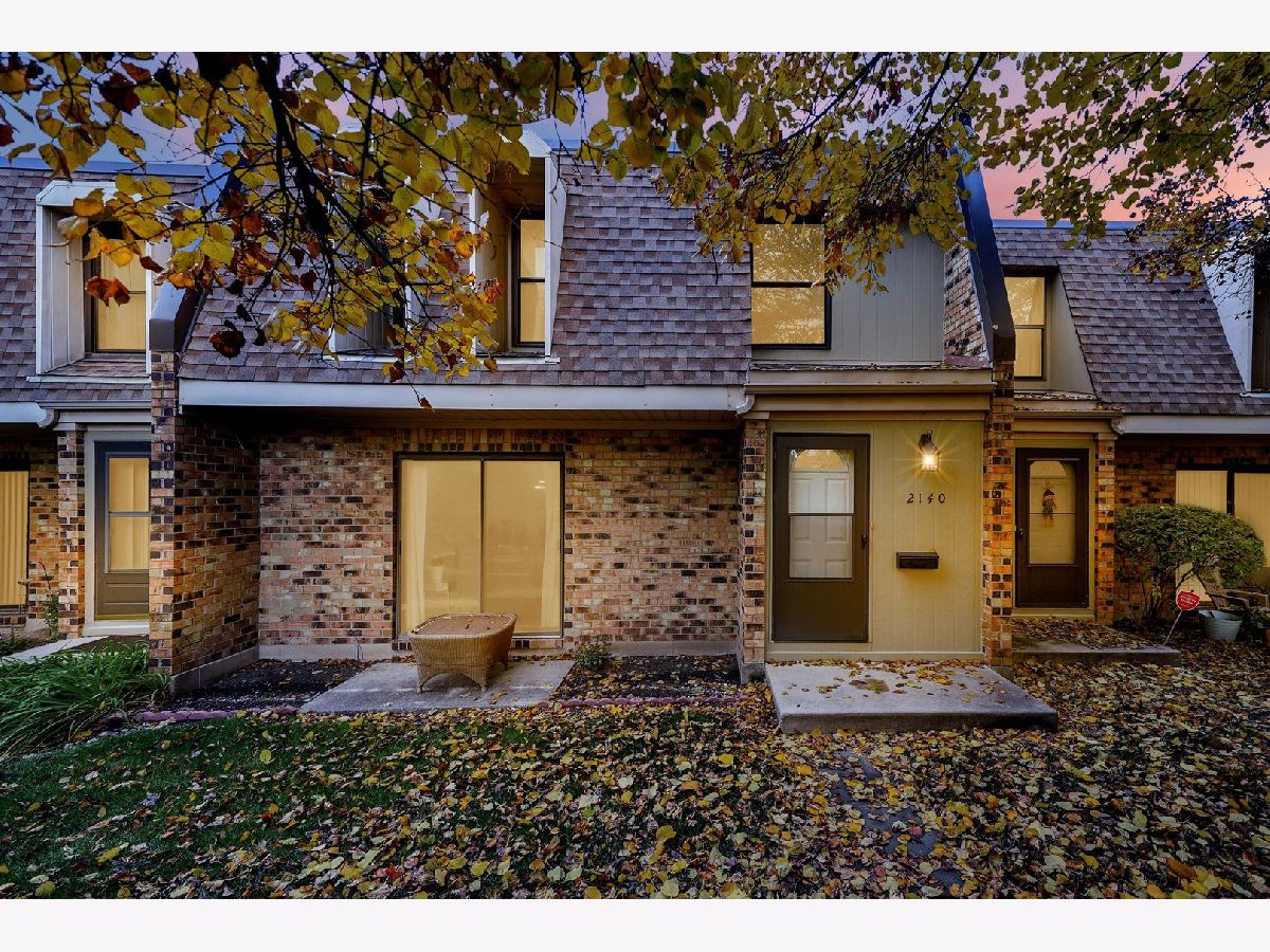 Condos & Townhomes Sold Woodridge Club Woodridge Illinois, 2140 Country Club