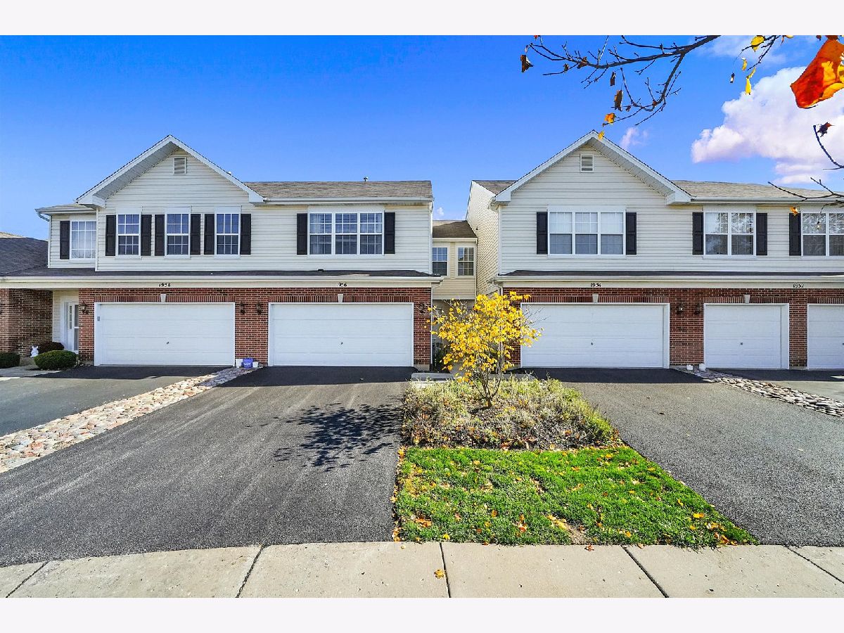 Townhomes & Condos & Homes Sold The Pointe At Fieldstone Romeoville Illinois, 1956 Cobblestone