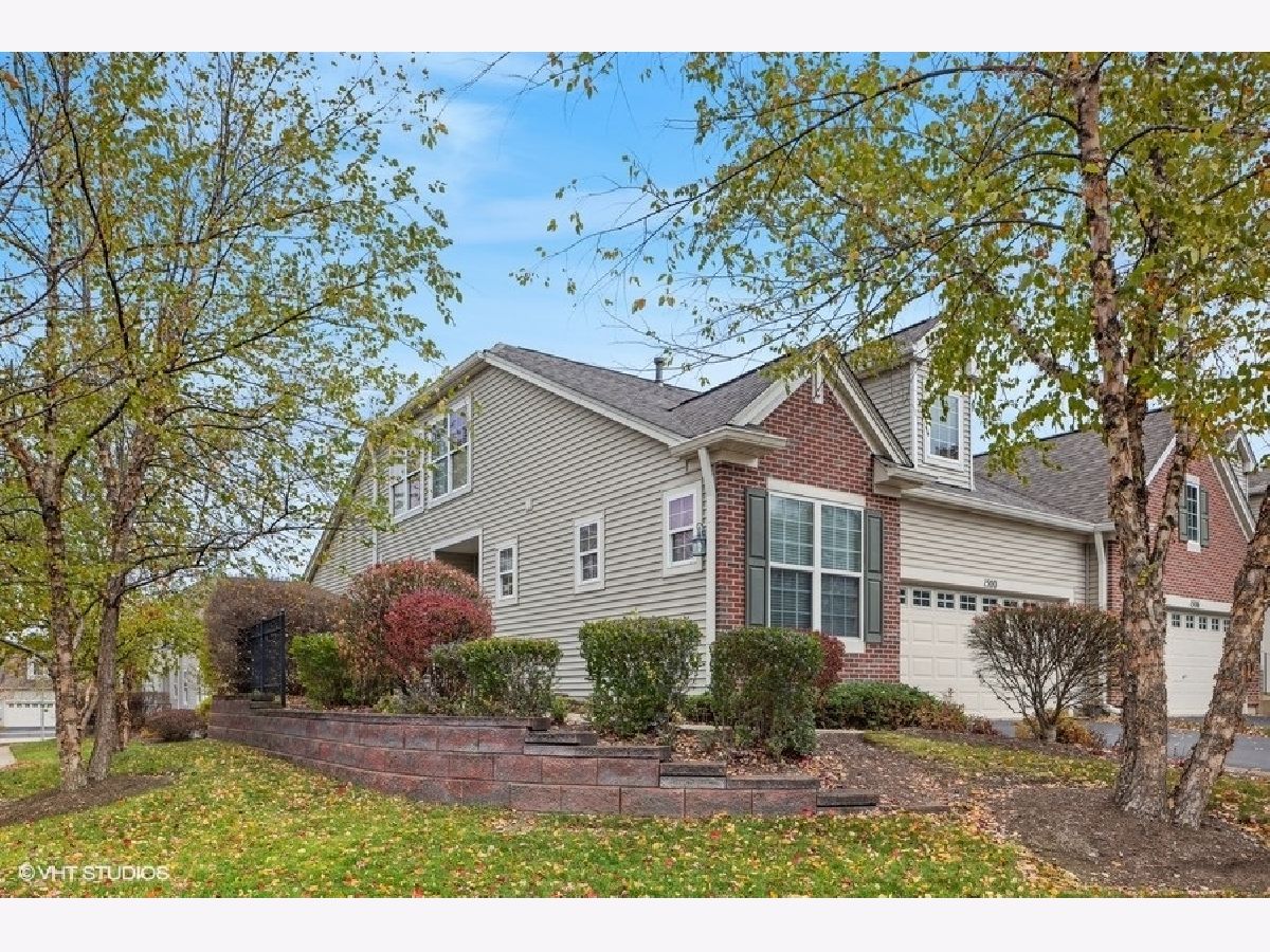 Townhomes Sold Chatham Grove Aurora Illinois, 1500 Catalina
