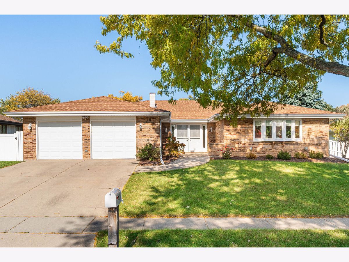 Homes Sold Weathersfield West Schaumburg Illinois, 2116 Chilmark