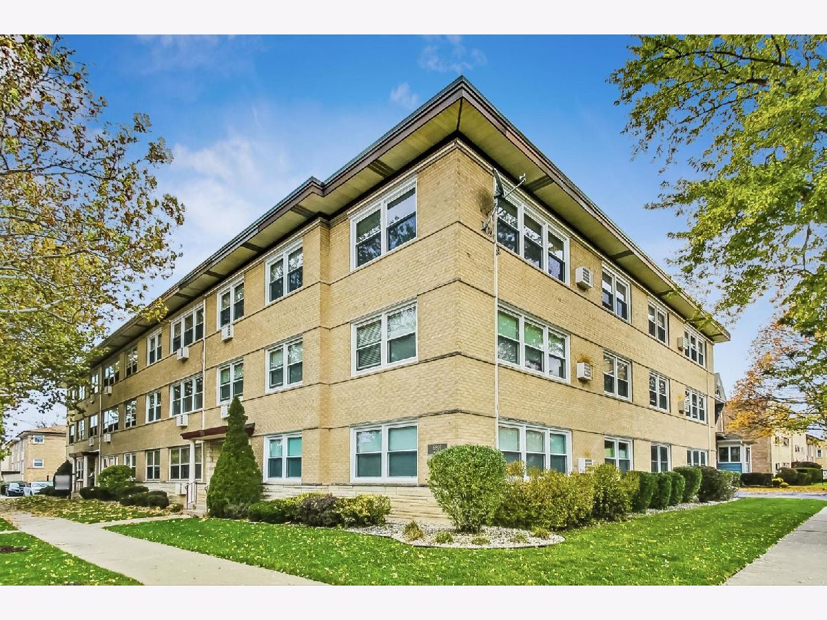 Homes & Condominiums Sold Edison Park Place Chicago Illinois, 6801 Ozark