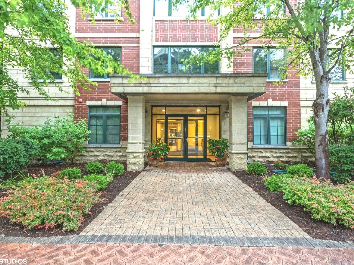 Condominiums Rented Village Centre Mount Prospect Illinois, 11 Wille