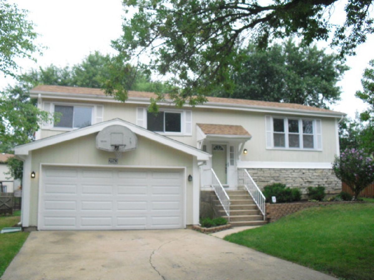 Homes & Townhomes & Condos Rented Indian Oaks Bolingbrook Illinois, 253 Windsor