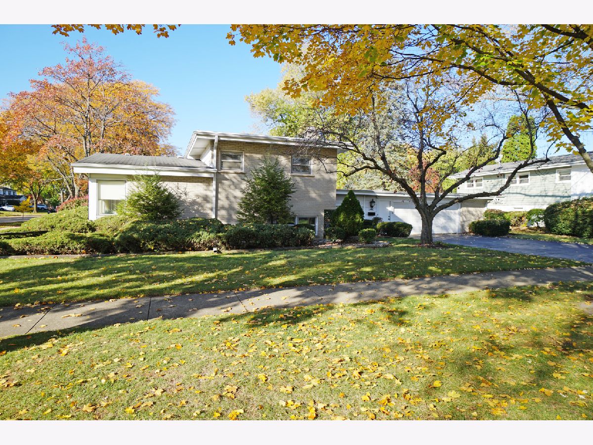 Homes & Condos & Townhomes Sold Arlington Acres Arlington Heights Illinois, 200 Wilshire