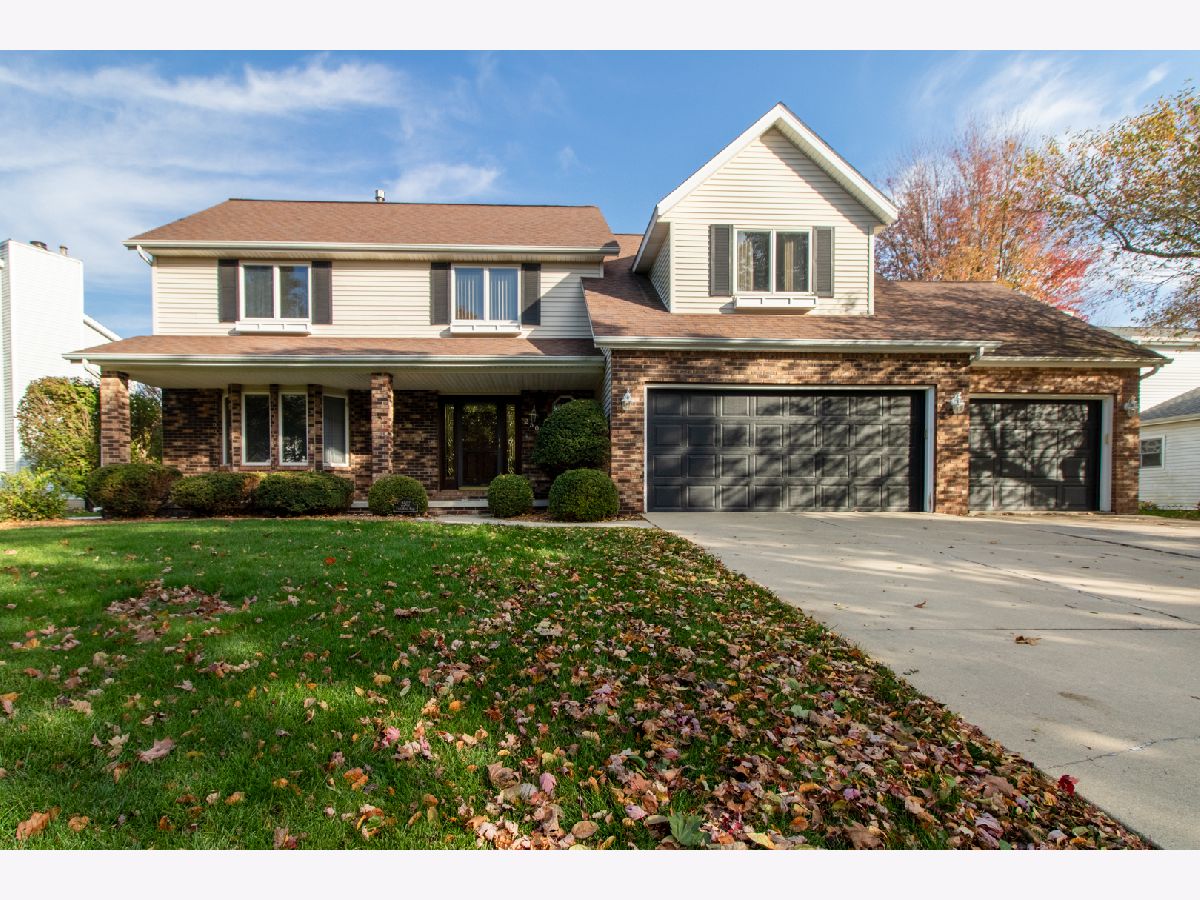 Homes & Condos & Townhomes Sold Eagle Ridge Bloomington Illinois, 2507 Park Ridge