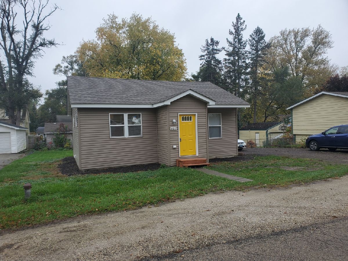  Rented Lakemoor Illinois, 507 Santa Barbara