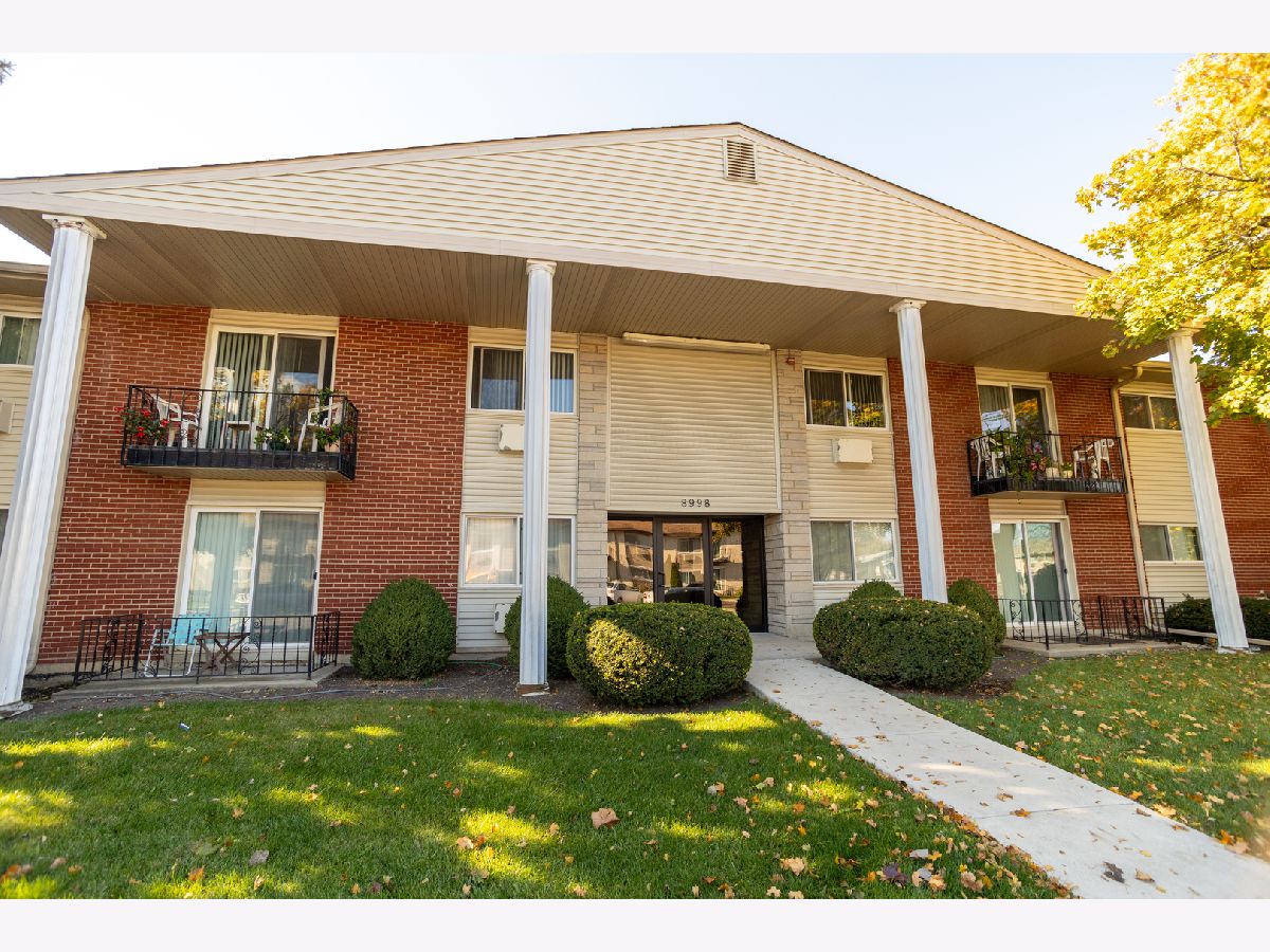 Condominiums Sold Ballard Court Des Plaines Illinois, 8998 Kennedy