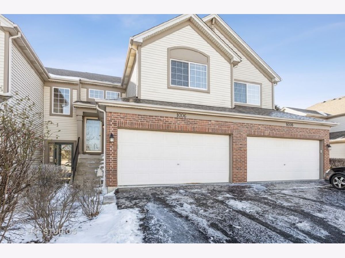 Townhomes & Condos & Homes Rented Woodlands At Oakhurst North Aurora Illinois, 1006 Parkhill