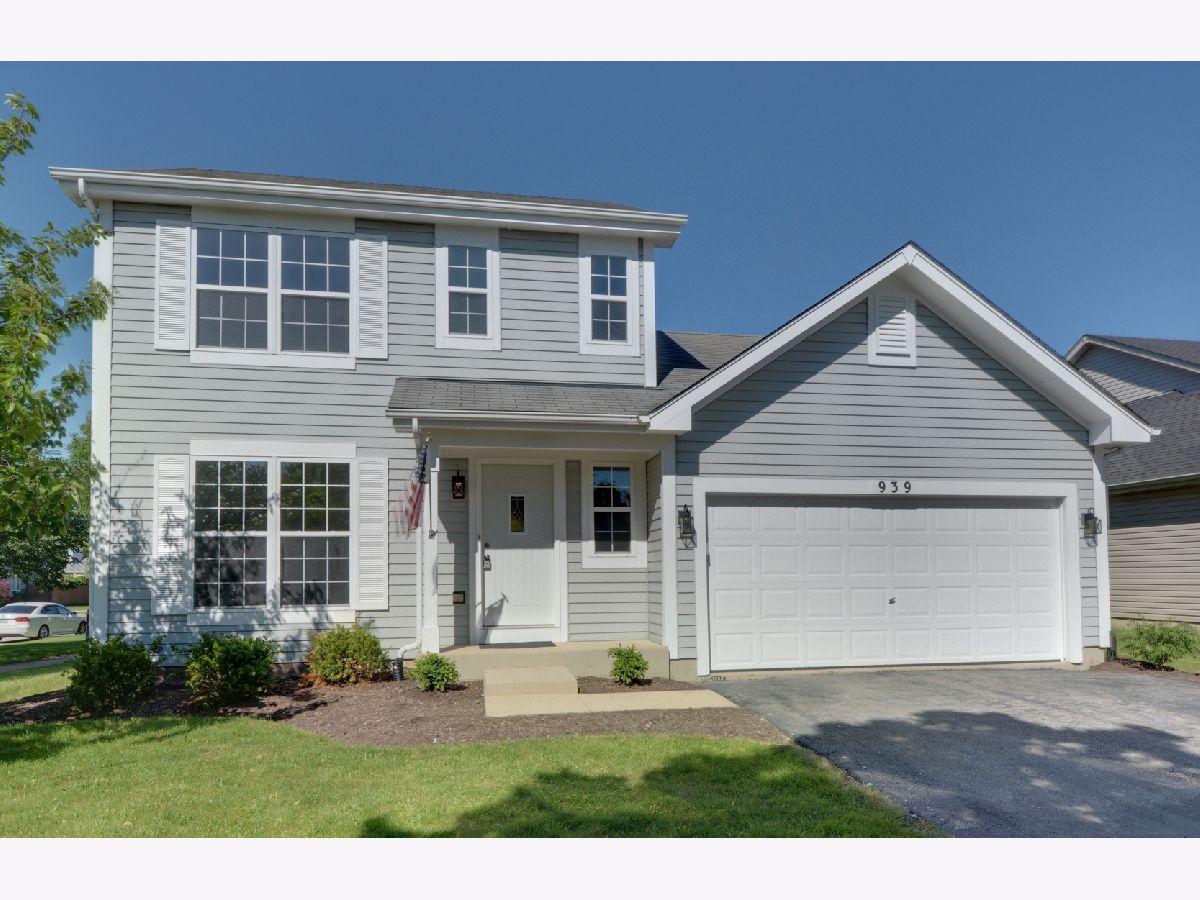 Homes Rented Lakewood Crossing Naperville Illinois, 939 Lowell