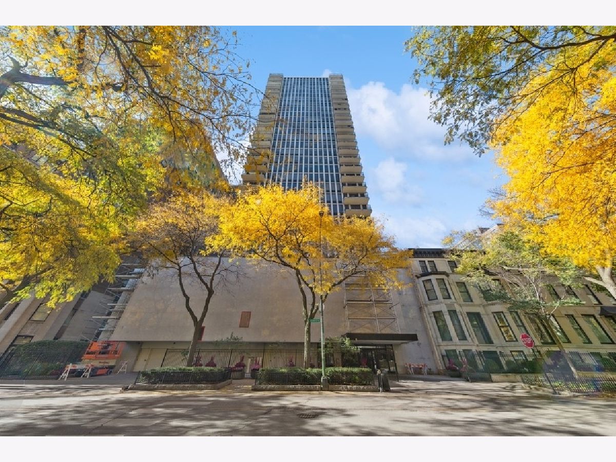 Condominiums Sold State Tower Chicago Illinois, 1230 State