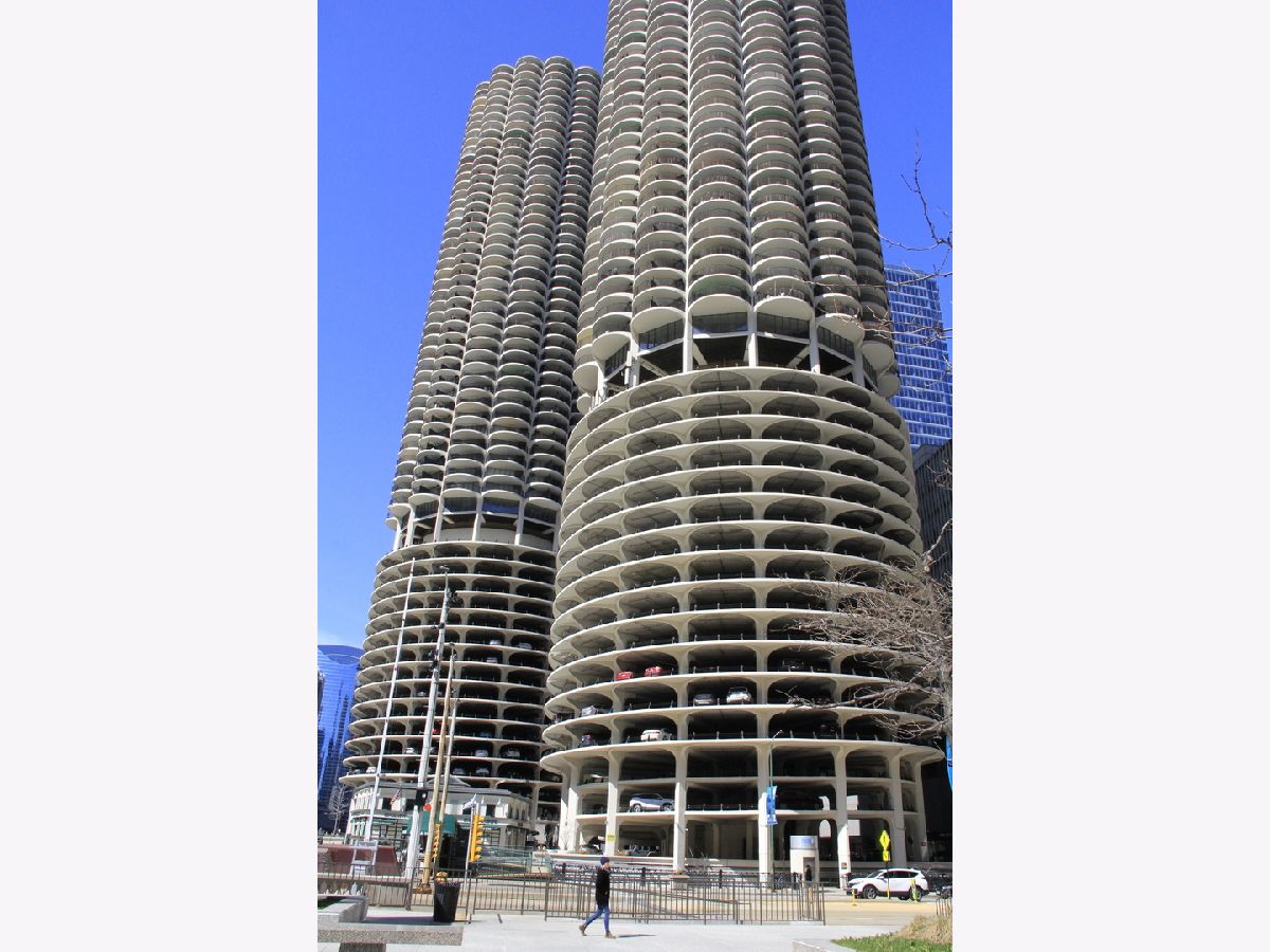 Condominiums Rented Marina Towers Chicago Illinois, 300 State