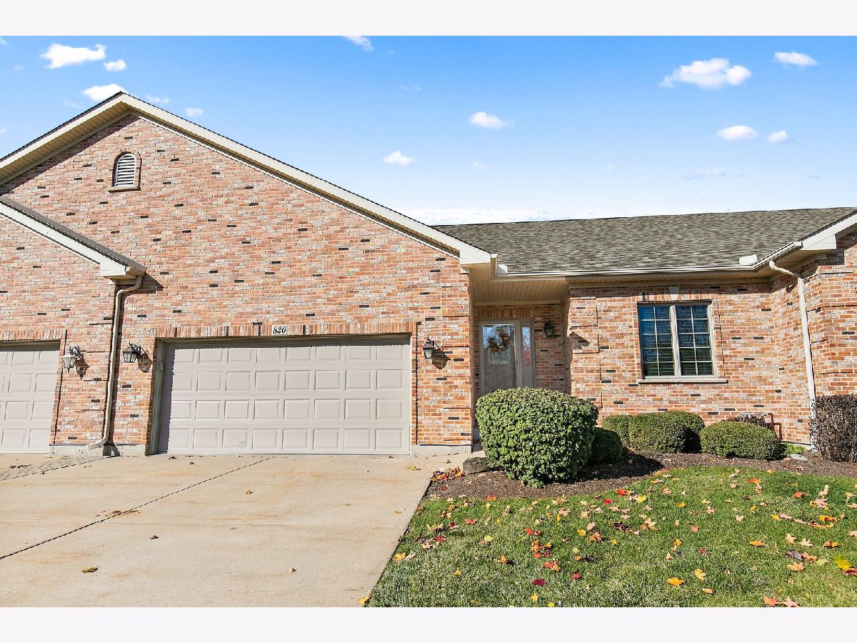 Condos & Townhomes Sold Maple Farms Townhomes Marengo Illinois, 820 Meadow