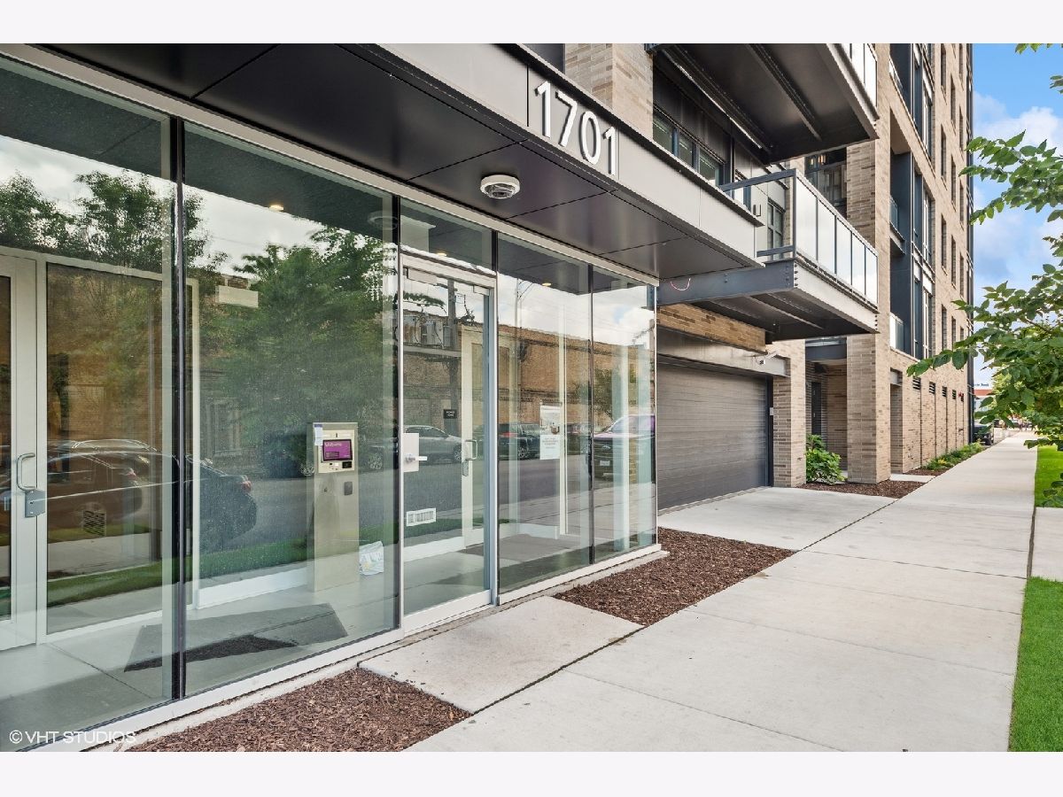 Condos & Townhomes Sold Triangle Square Chicago Illinois, 1701 Webster