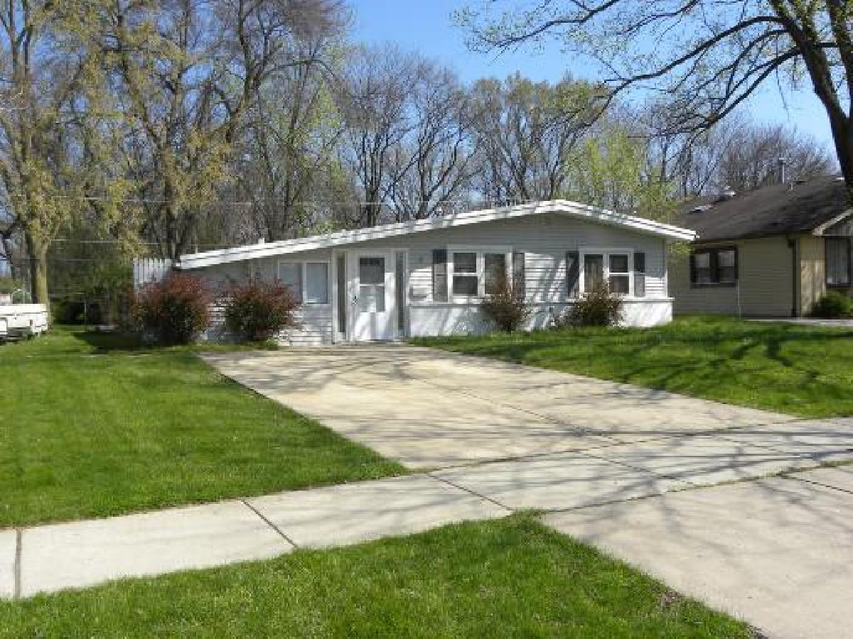 Homes Rented Northfield Woods Glenview Illinois, 1535 Maple